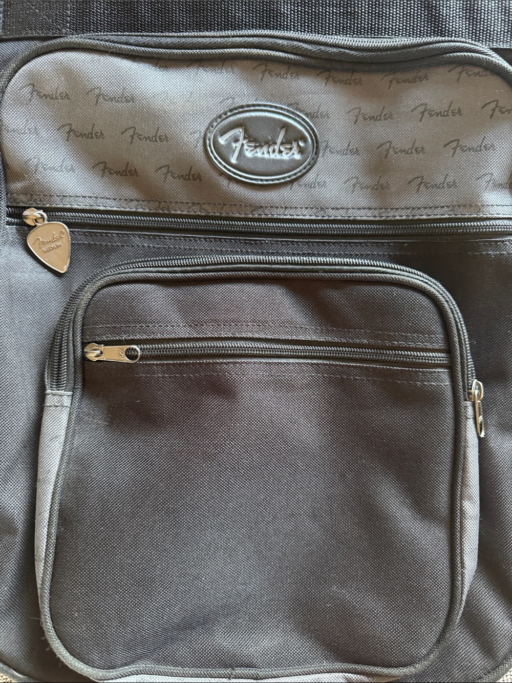 Fender Black Padded Guitar Gig Bag with Front Pockets - Picture 4 of 6